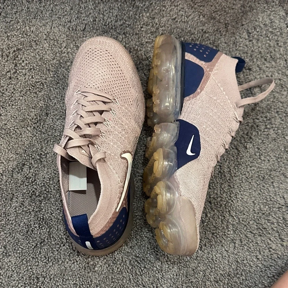 Nike Air VaporMax Flyknit 2 shoes in the 